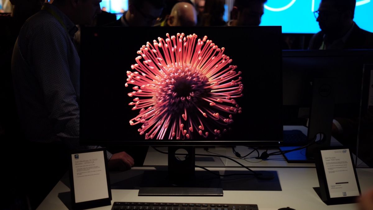 Dell Launches New UP3017Q OLED Monitor Priced at 4,999 in CES 2016